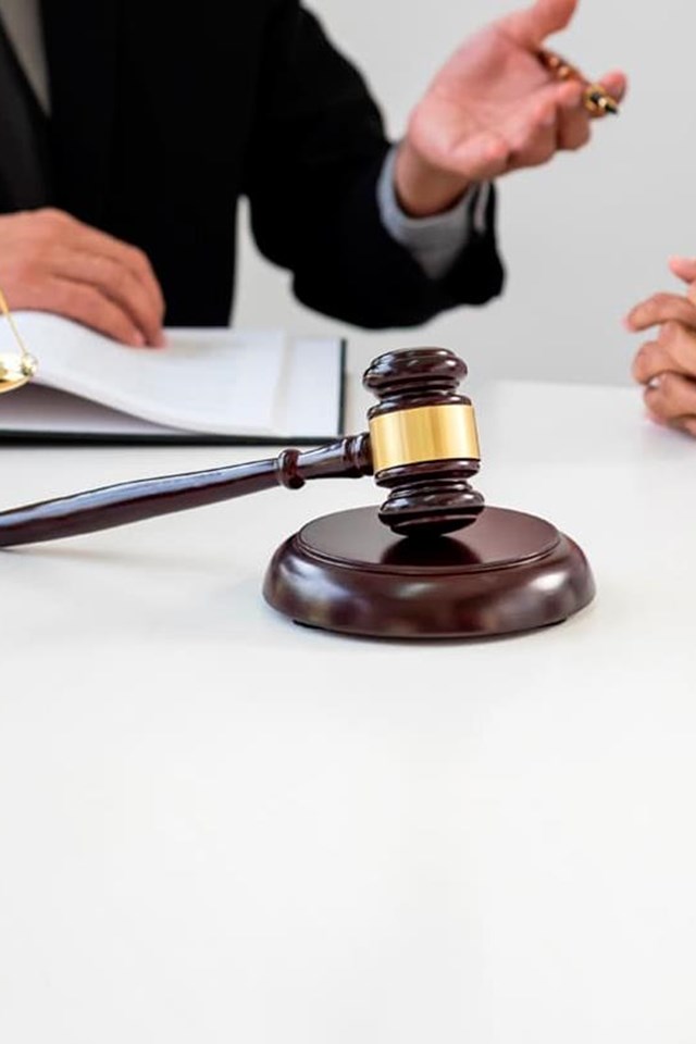 Abogado especialista en derecho penal en Pontevedra